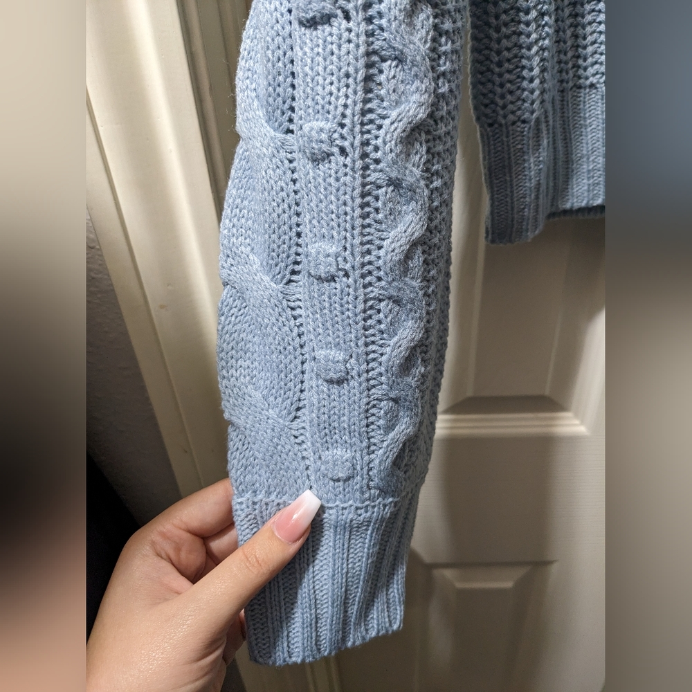 Blue Sweater - Picture 3 of 4